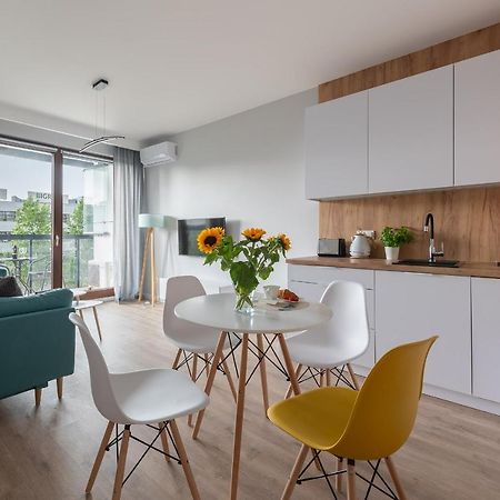 Airport Okecie Cybernetyki Apartments Varsó Kültér fotó
