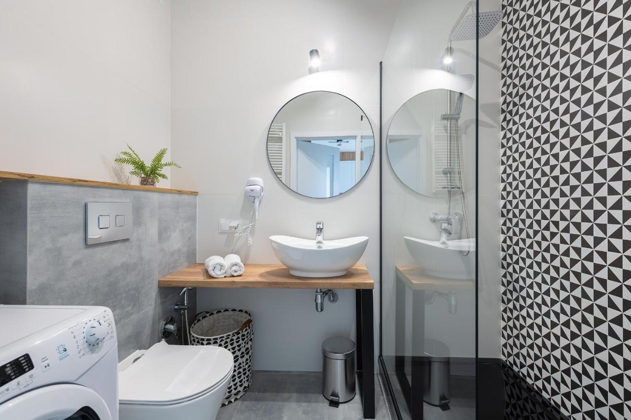 Airport Okecie Cybernetyki Apartments Varsó Kültér fotó