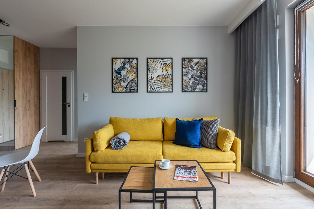 Airport Okecie Cybernetyki Apartments Varsó Kültér fotó